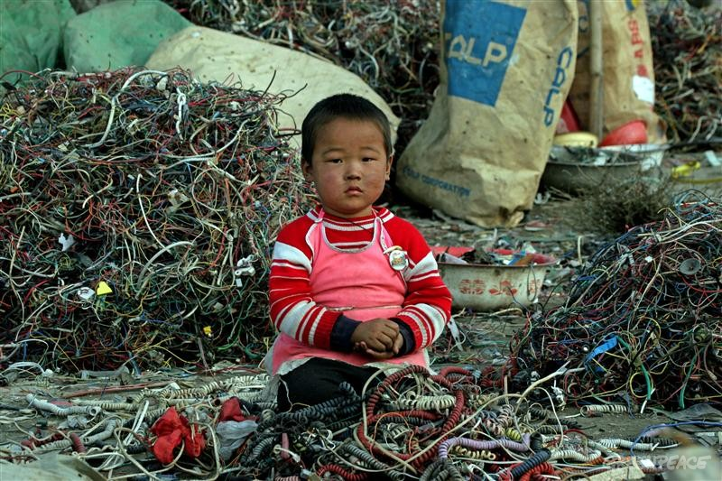 China's E-Waste Cities - Collective Responsibility