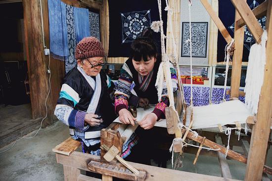 Cai Qun Left-Behind Migrant Parents - Collective Responsibility
